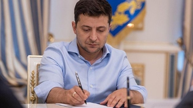 Запорожский спасатель получил награду от Владимира Зеленского Фото № 0 Запорожский спасатель получил награду от Владимира Зеленского Фото № 0