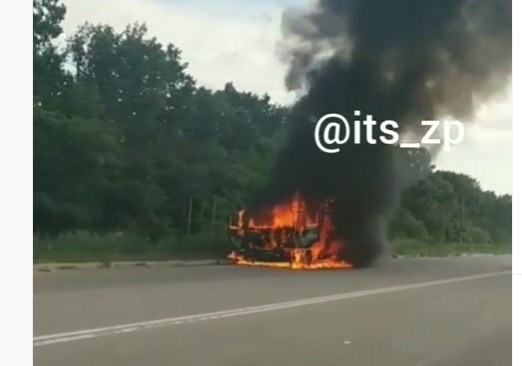 На запорожской трассе как факел пылал грузовик (ФОТО, ВИДЕО) Фото № 1 На запорожской трассе как факел пылал грузовик (ФОТО, ВИДЕО) Фото № 1