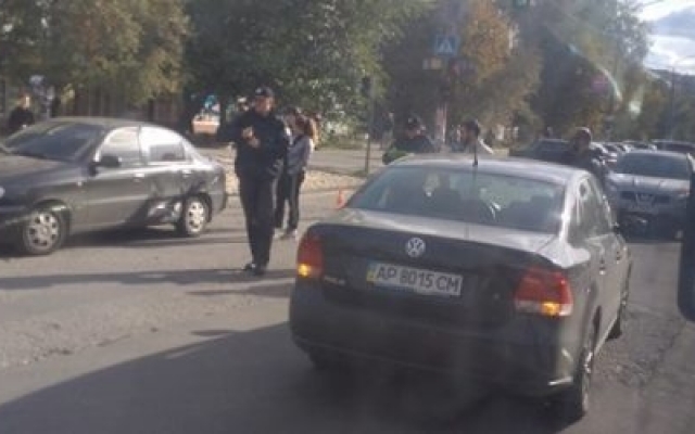 Пешеходов сбивают уже на тротуаре (ВИДЕО) Фото № 0 Пешеходов сбивают уже на тротуаре (ВИДЕО) Фото № 0