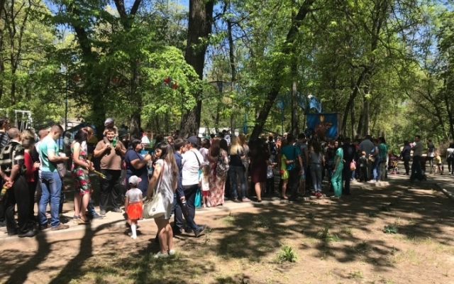 Сегодня горожане стоят в Сегодня горожане стоят в