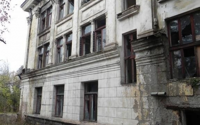 Кому мешает историческое здание на Хортице? Фото № 4 Кому мешает историческое здание на Хортице? Фото № 4