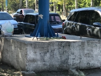 В Запорожской области второй год носят цветы к месту убийства 22-летнего спортсмена Фото № 0 В Запорожской области второй год носят цветы к месту убийства 22-летнего спортсмена Фото № 0