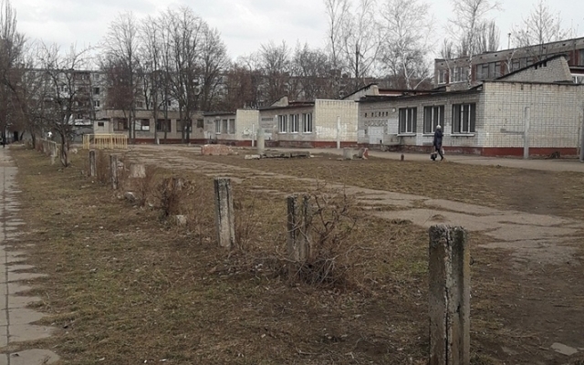 В Коммунарском районе города обнаружили школу-гетто (ФОТО) Фото № 0 В Коммунарском районе города обнаружили школу-гетто (ФОТО) Фото № 0