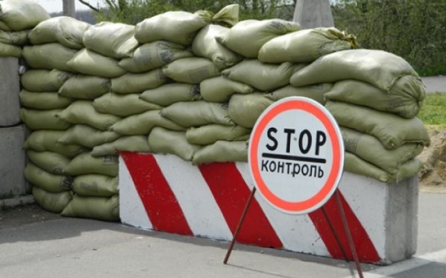 Через блокпост провозили в прицепе порезанный грузовик Фото № 0 Через блокпост провозили в прицепе порезанный грузовик Фото № 0