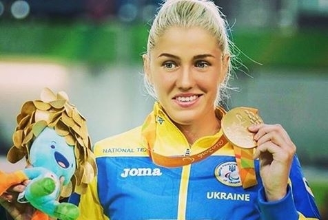 Запорожской чемпионке негде жить, а власти вместо квартиры подарили ей... медаль! Фото № 0 Запорожской чемпионке негде жить, а власти вместо квартиры подарили ей... медаль! Фото № 0