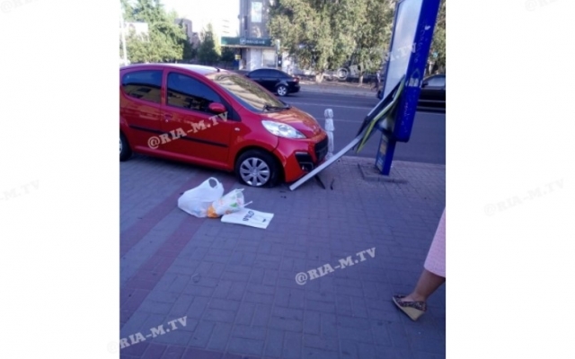 В Запорожской области женщина-пешеход чудом спаслась, когда на нее В Запорожской области женщина-пешеход чудом спаслась, когда на нее