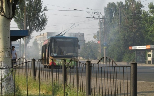 В Запорожье на ходу задымился троллейбус с пассажирами Фото № 0 В Запорожье на ходу задымился троллейбус с пассажирами Фото № 0