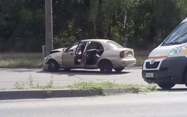 На Набережной Запорожья столкнулись два легковых авто Фото № 0 На Набережной Запорожья столкнулись два легковых авто Фото № 0