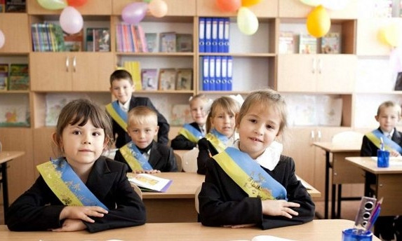В некоторых школах Запорожской области занятия будут начинаться в обед