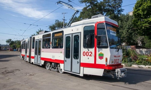 В Запорожье выехал европейский трамвай (ФОТО)