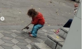 Пока мать пьянствовала, ребенок замерзал на улице (ФОТО)