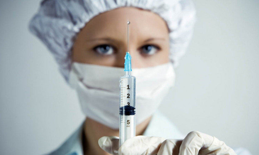 Прививки приводят запорожцев в реанимацию