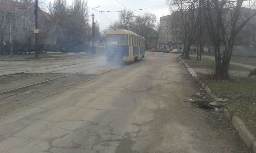 В Запорожье задымился трамвай (ФОТО)