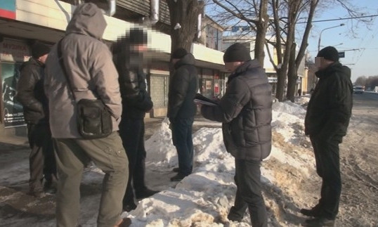 Появилось видео задержания особо опасного преступника в Запорожье