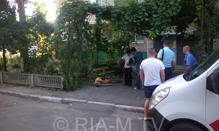 В Мелитополе 30-летний мужчина выпил и умер
