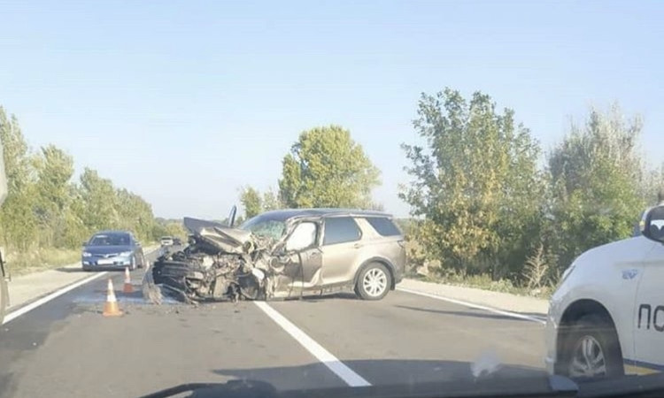 На запорожской трассе ДТП: Автомобиль разорвало на части (ВИДЕО)