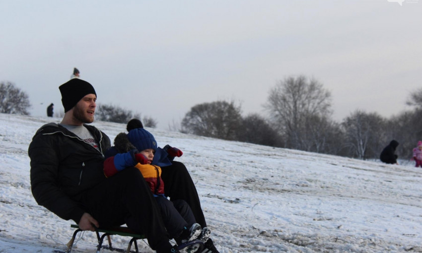 Снег и грязь: Как запорожцы провели день на "Радуге" (ФОТО)
