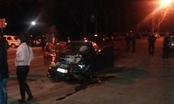 В страшном ночном ДТП погиб таксист (ФОТО)