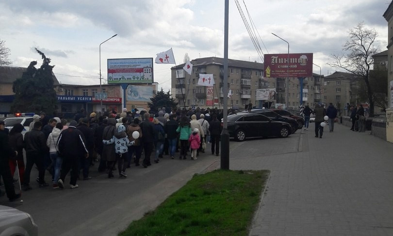 В Запорожской области перекрыли дорогу из-за крестного хода