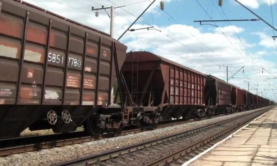 В Запорожской области очередная трагедия на железнодорожном переезде: "Ланос" попал под поезд