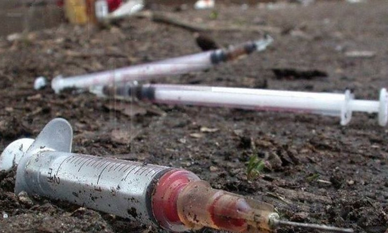 В Мелитополе на заднем дворе ДК «Октябрь» открыли наркопритон (ВИДЕО)