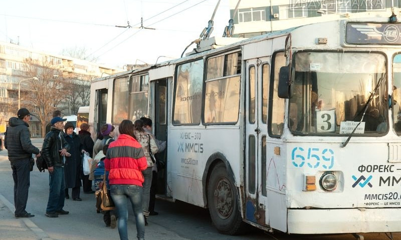 В Запорожье - ДТП с троллейбусом, у которого отказали тормоза