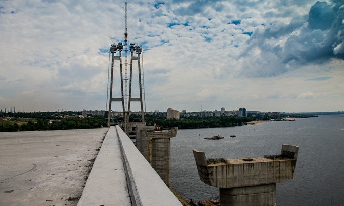 Запорожские мосты не успели построить - они уже рушатся