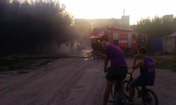 Пожар возле мелитопольского автовокзала. Сгорела иномарка.
