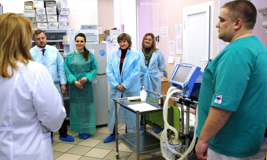 «Интер» передал национальной детской больнице оборудование, которое поможет спасти жизнь большему количеству детей