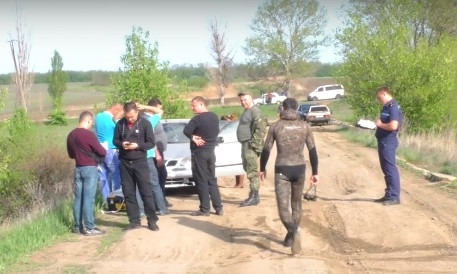 В Запорожской области нашли автомобиль с трупами
