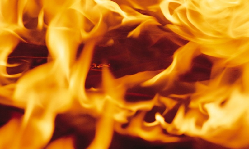 Взрывы в Запорожье: Спасатели тушили масштабный пожар (ВИДЕО)