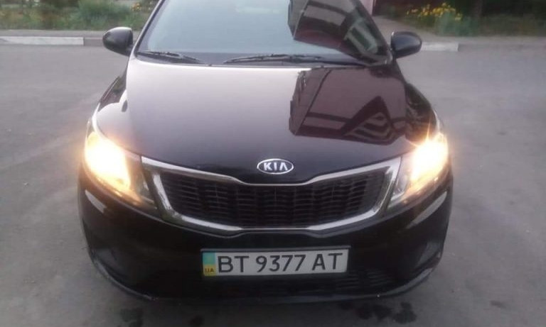 В Запорожье со двора угнали автомобиль «Kia Rio»: просят помощи в поиске