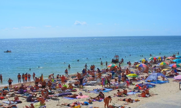 В сети появились кадры с пляжей Кирилловки (ВИДЕО)