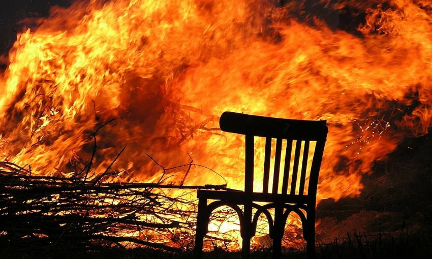 В Запорожской области в своем доме при пожаре погибла пенсионерка (ФОТО)