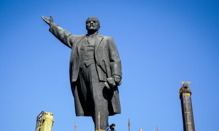 Запорожцы хотят сохранить Ленина