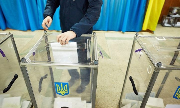 Некоторые запорожцы проголосовали за "своего кандидата" (ФОТО)