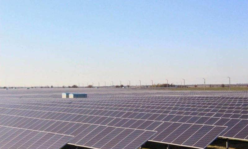Под Запорожьем готовится в запуску самая большая в Украине солнечная электростанция (ФОТО)