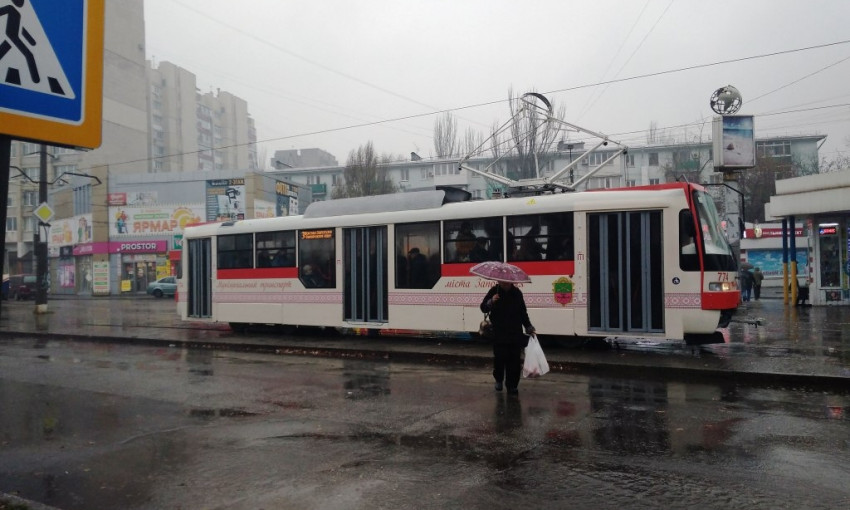 Запорожский общественный транспорт не выдерживает испытания погодой (ФОТО)