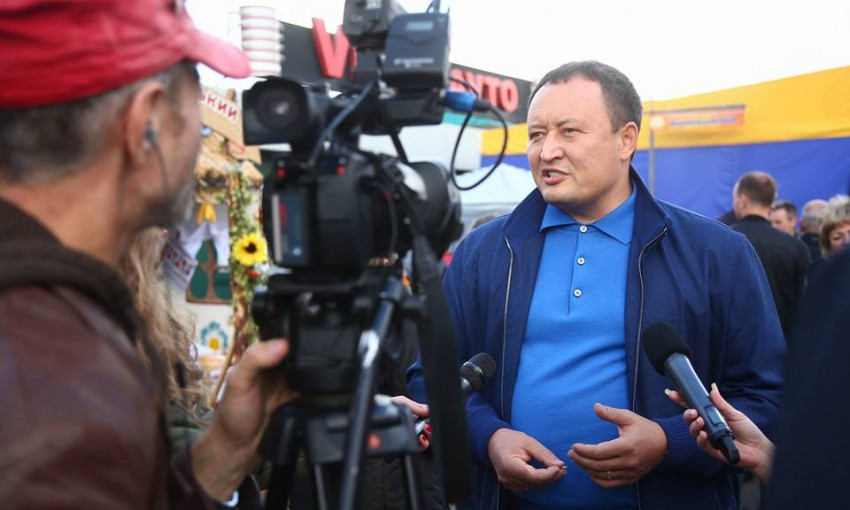 Что делает запорожский губернатор в Харькове?