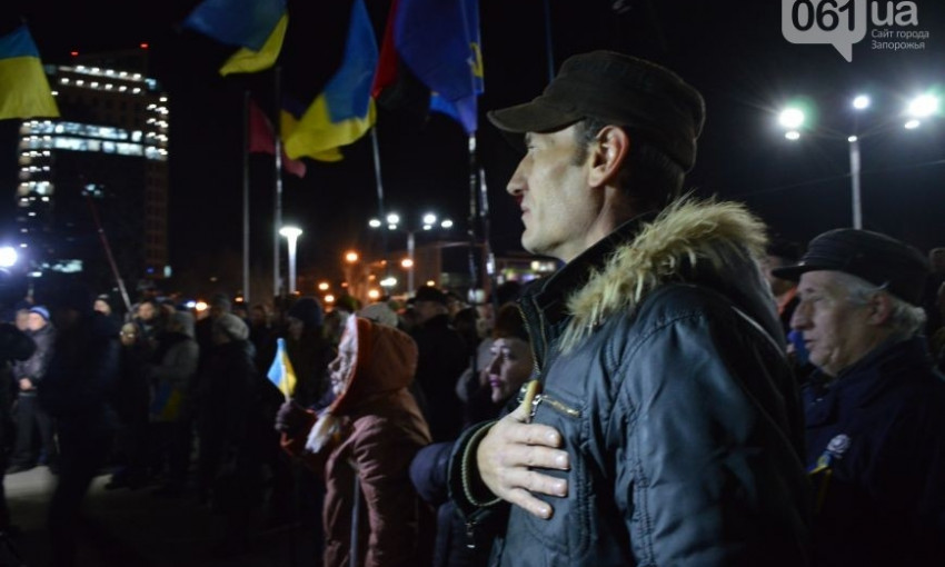 В сети появилось видео, как запорожцы ночью отметили годовщину Майдана