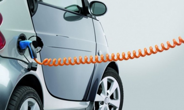 Автолюбителям на заметку: На парковках и автостоянках появятся зарядки для электрокаров