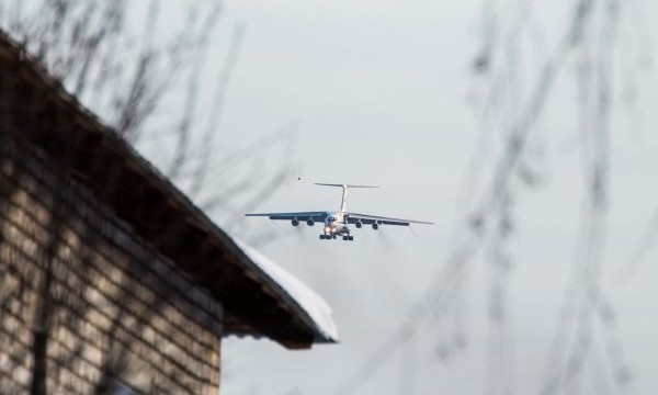 Над Запорожской областью рекордно низко летают самолеты, пугая людей (ФОТО)