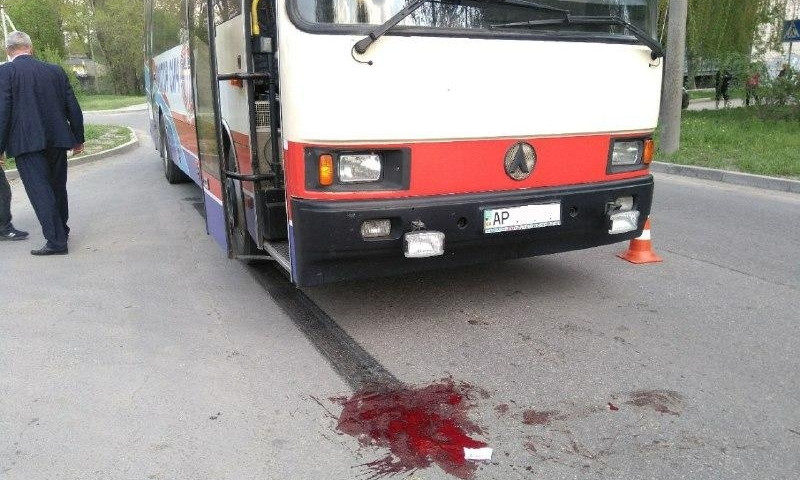 Автобус "Мотор Сичи" сбил ребенка: 11-летняя девочка в реанимации (ФОТО)