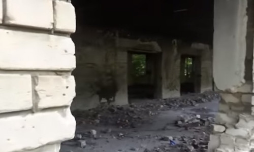 В Запорожье спасли 4-летнего ребёнка, который жил в руинах заброшенного здания