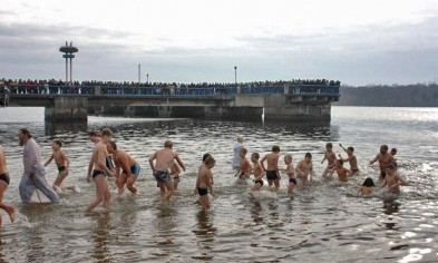 Запорожцев в Крещение приглашают на пляж