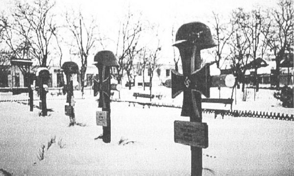 Запорожцы поделились жуткими фотографиями с места бывшего кладбища
