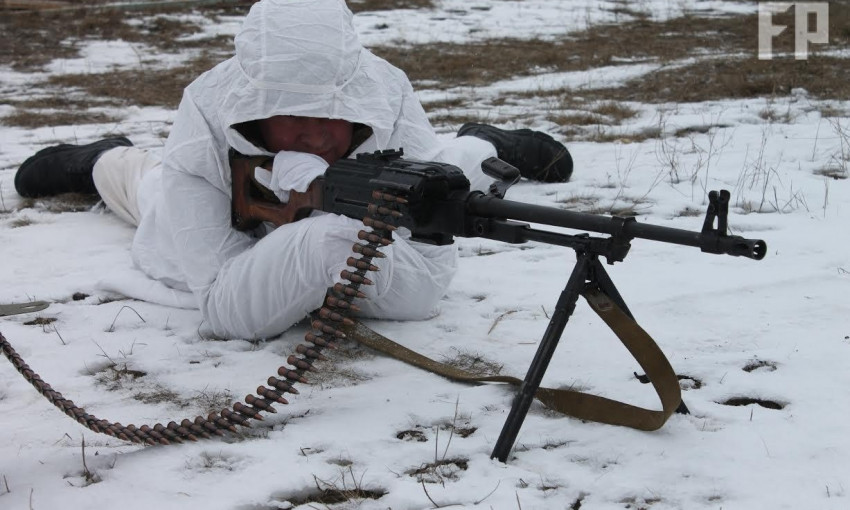 В Запорожской области замаскированные военные устроили стрельбу