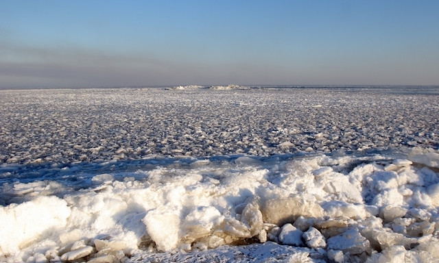 Азовское море замерзает (ВИДЕО)
