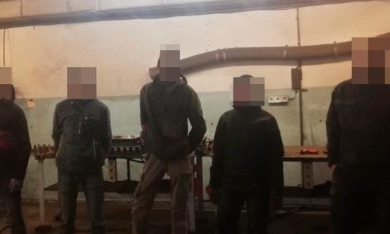 Полиция на частной территории в Запорожье задержала пятерых воров
