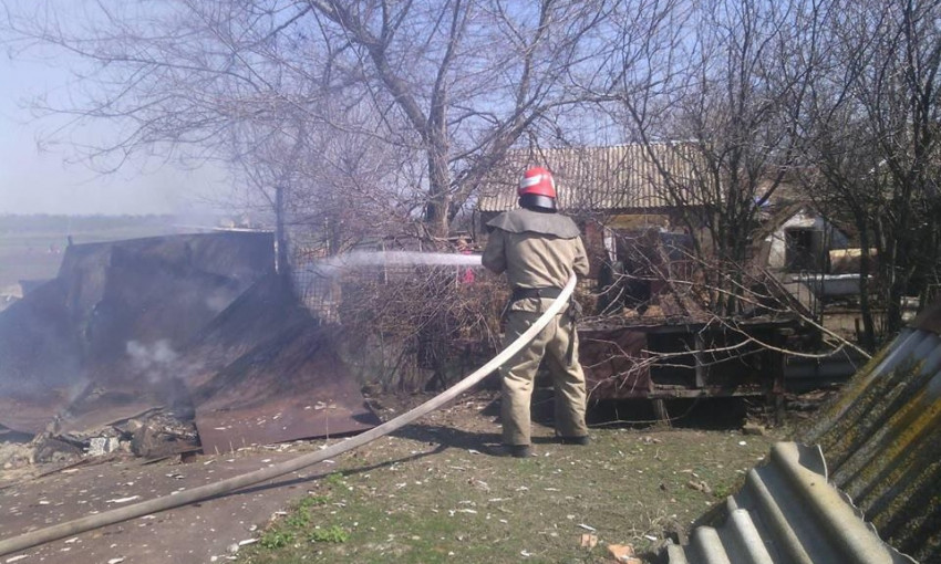 В Запорожской области за час сгорели все заготовленные на зиму дрова (ФОТО)